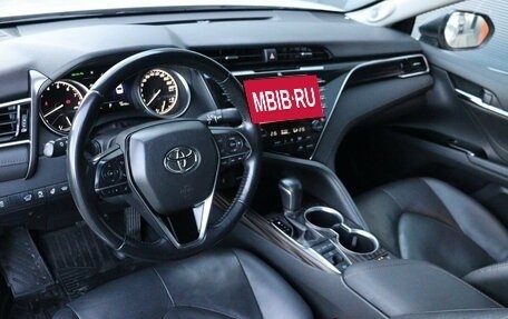 Toyota Camry, 2019 год, 3 299 000 рублей, 6 фотография