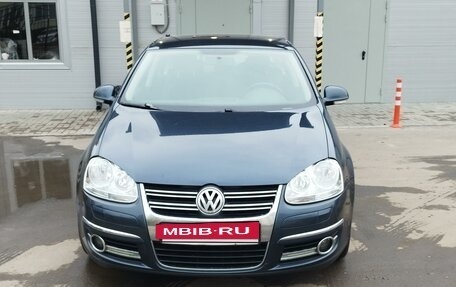 Volkswagen Jetta VI, 2010 год, 800 000 рублей, 5 фотография