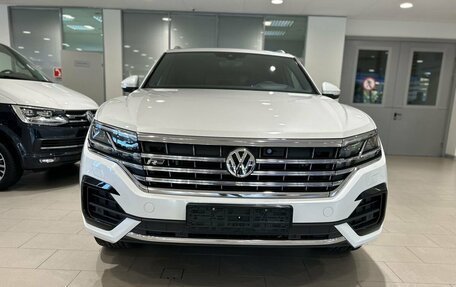 Volkswagen Touareg III, 2018 год, 5 397 000 рублей, 2 фотография