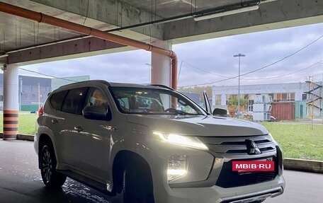 Mitsubishi Montero Sport, 2022 год, 4 500 000 рублей, 3 фотография