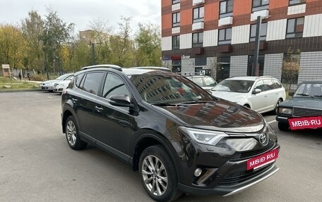 Toyota RAV4, 2016 год, 2 450 000 рублей, 4 фотография