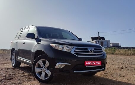 Toyota Highlander III, 2012 год, 2 600 000 рублей, 1 фотография