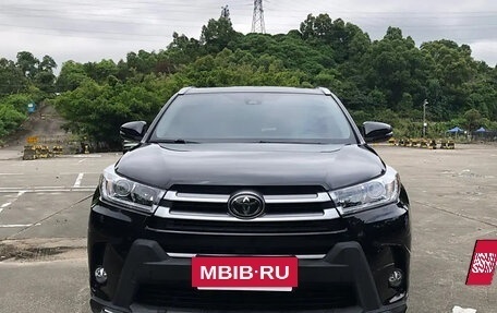 Toyota Highlander III, 2021 год, 3 400 000 рублей, 2 фотография