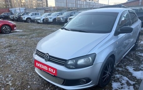 Volkswagen Polo VI (EU Market), 2013 год, 733 000 рублей, 2 фотография