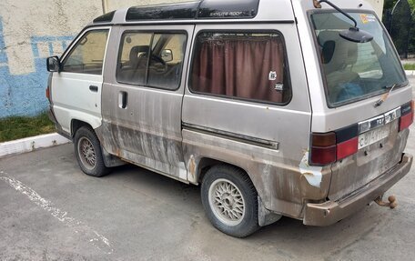 Toyota Lite Ace III, 1986 год, 99 999 рублей, 7 фотография