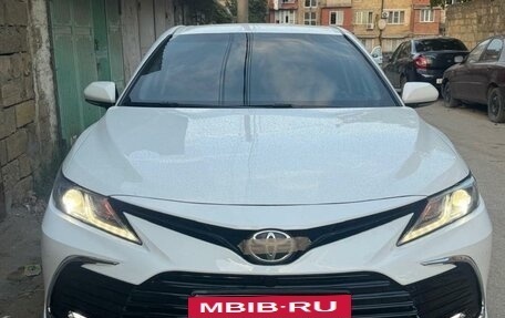 Toyota Camry, 2019 год, 2 300 000 рублей, 2 фотография