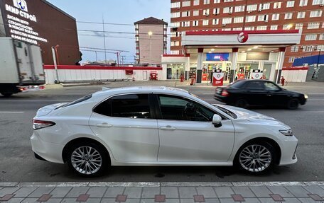 Toyota Camry, 2019 год, 2 300 000 рублей, 6 фотография