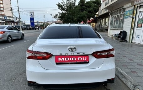 Toyota Camry, 2019 год, 2 300 000 рублей, 7 фотография