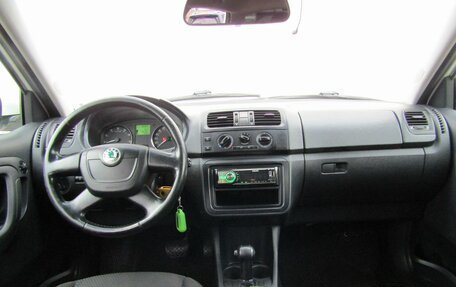 Skoda Fabia II, 2010 год, 730 000 рублей, 10 фотография