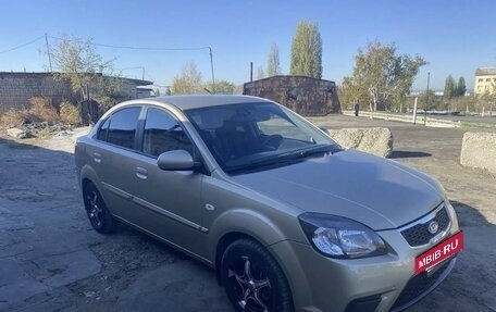 KIA Rio II, 2010 год, 725 000 рублей, 3 фотография