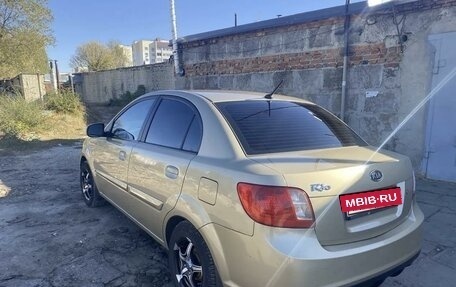 KIA Rio II, 2010 год, 725 000 рублей, 4 фотография