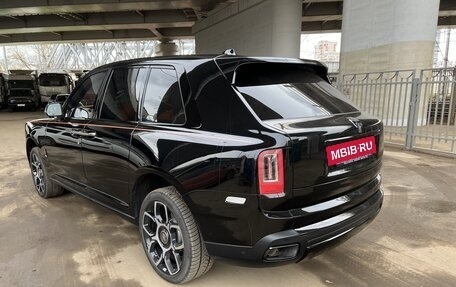 Rolls-Royce Cullinan, 2022 год, 62 999 000 рублей, 7 фотография