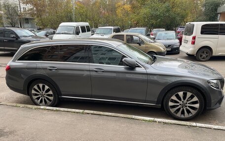 Mercedes-Benz E-Класс, 2017 год, 3 450 000 рублей, 3 фотография