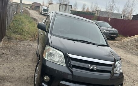 Toyota Noah III, 2002 год, 920 000 рублей, 1 фотография