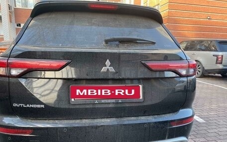 Mitsubishi Outlander, 2023 год, 4 700 000 рублей, 2 фотография