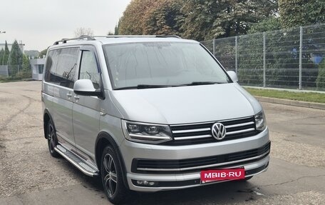 Volkswagen Multivan T6 рестайлинг, 2018 год, 4 230 000 рублей, 6 фотография