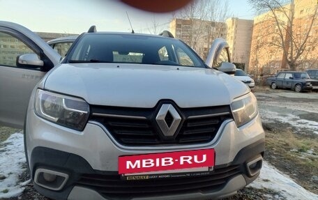 Renault Sandero II рестайлинг, 2018 год, 1 290 000 рублей, 2 фотография