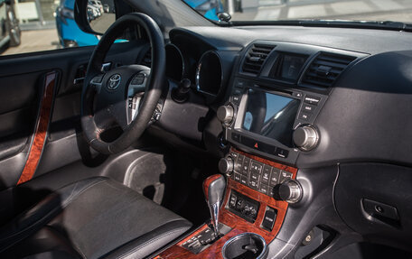 Toyota Highlander III, 2013 год, 2 800 000 рублей, 4 фотография