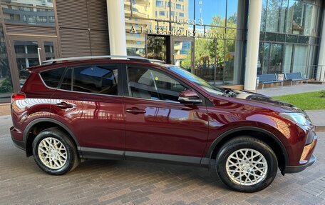 Toyota RAV4, 2018 год, 2 450 000 рублей, 4 фотография