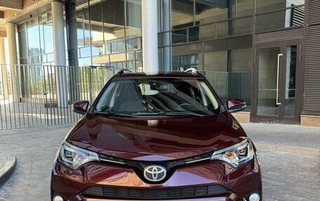 Toyota RAV4, 2018 год, 2 450 000 рублей, 2 фотография