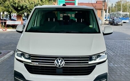 Volkswagen Caravelle T6 рестайлинг, 2021 год, 5 000 000 рублей, 5 фотография