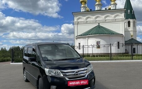 Nissan Serena IV, 2011 год, 1 700 000 рублей, 2 фотография