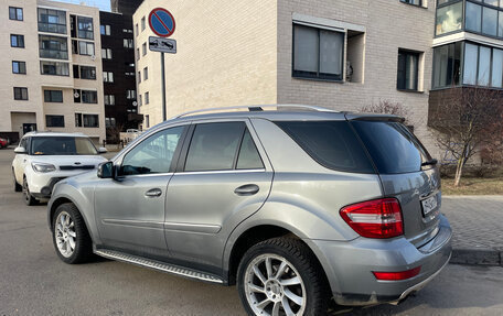 Mercedes-Benz M-Класс, 2010 год, 1 590 000 рублей, 4 фотография