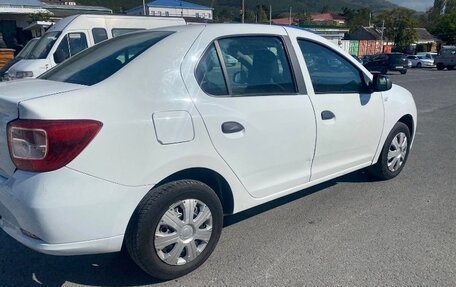 Renault Logan II, 2018 год, 580 000 рублей, 2 фотография