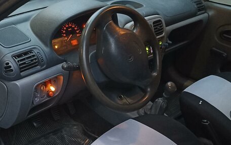 Renault Clio III, 2001 год, 170 000 рублей, 11 фотография