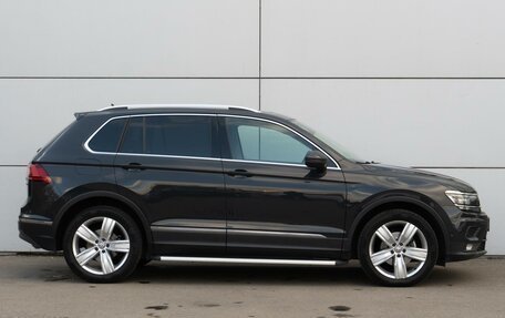 Volkswagen Tiguan II, 2020 год, 3 199 000 рублей, 5 фотография