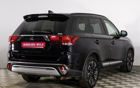 Mitsubishi Outlander III рестайлинг 3, 2021 год, 3 189 000 рублей, 5 фотография