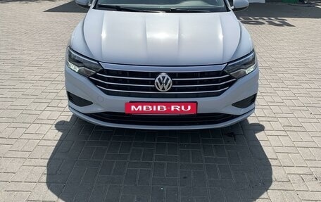 Volkswagen Jetta VII, 2018 год, 1 589 000 рублей, 2 фотография