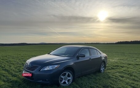 Toyota Camry, 2008 год, 870 000 рублей, 1 фотография