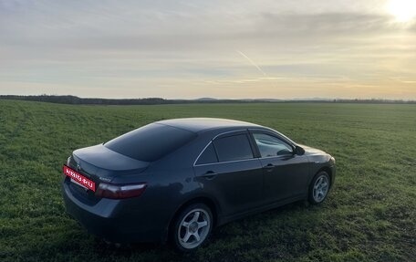 Toyota Camry, 2008 год, 870 000 рублей, 2 фотография