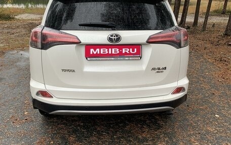 Toyota RAV4, 2017 год, 2 900 000 рублей, 3 фотография