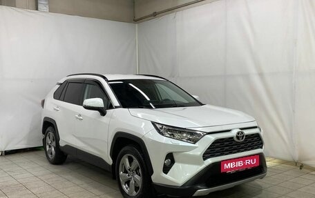 Toyota RAV4, 2021 год, 4 600 000 рублей, 3 фотография