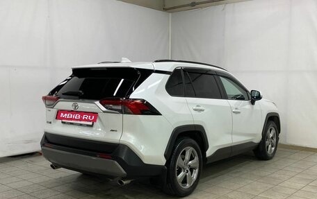 Toyota RAV4, 2021 год, 4 600 000 рублей, 5 фотография