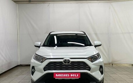 Toyota RAV4, 2021 год, 4 600 000 рублей, 2 фотография