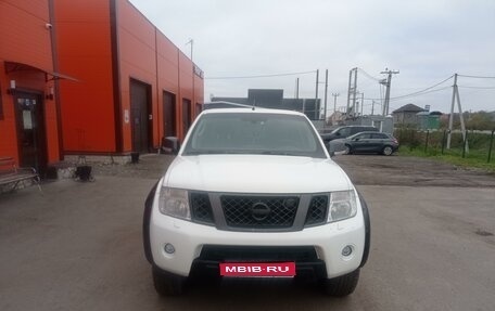 Nissan Navara (Frontier), 2011 год, 2 200 000 рублей, 1 фотография