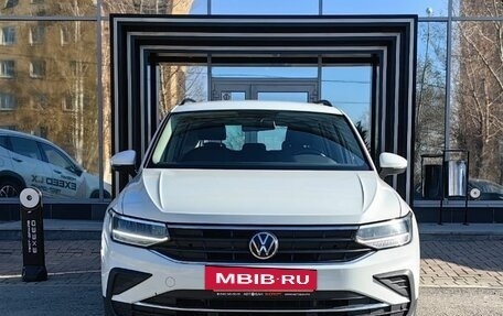 Volkswagen Tiguan II, 2021 год, 2 919 000 рублей, 3 фотография