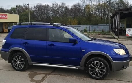 Mitsubishi Outlander III рестайлинг 3, 2004 год, 720 000 рублей, 2 фотография