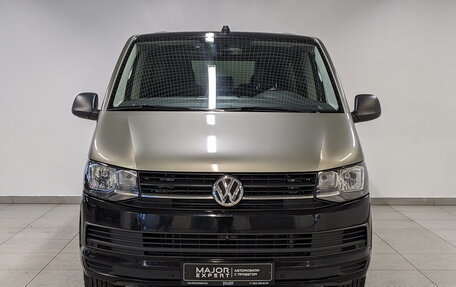 Volkswagen Multivan T6 рестайлинг, 2017 год, 3 990 000 рублей, 2 фотография