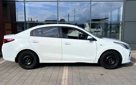 KIA Rio IV, 2018 год, 939 000 рублей, 4 фотография