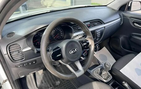 KIA Rio IV, 2018 год, 939 000 рублей, 8 фотография