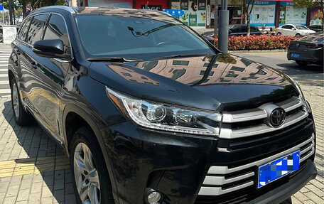 Toyota Highlander III, 2021 год, 3 200 000 рублей, 3 фотография