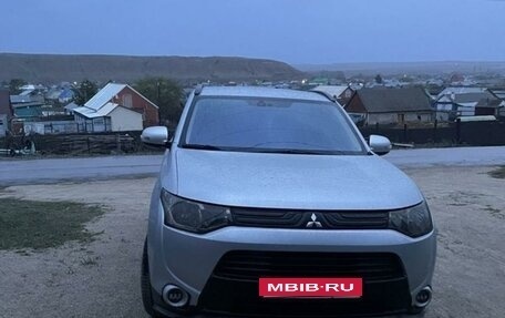 Mitsubishi Outlander III рестайлинг 3, 2012 год, 1 370 000 рублей, 1 фотография