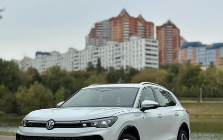 Volkswagen Tiguan, 2024 год, 5 500 000 рублей, 6 фотография