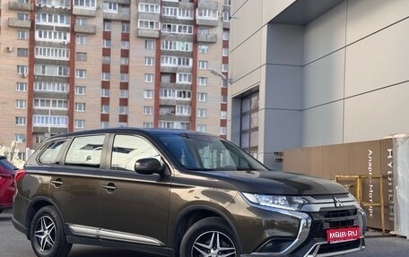 Mitsubishi Outlander III рестайлинг 3, 2019 год, 2 499 000 рублей, 1 фотография