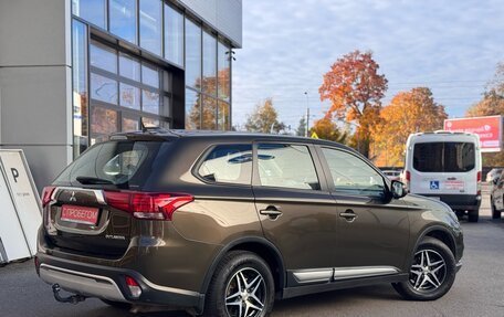 Mitsubishi Outlander III рестайлинг 3, 2019 год, 2 499 000 рублей, 6 фотография