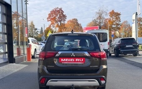 Mitsubishi Outlander III рестайлинг 3, 2019 год, 2 499 000 рублей, 5 фотография